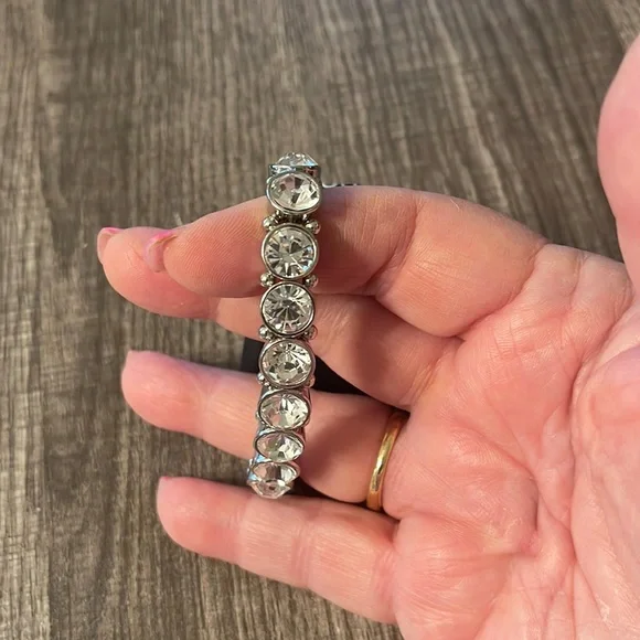 NWT Rhinestone like stretchy bracelet. Great for stacking. - Picture 1 of 3